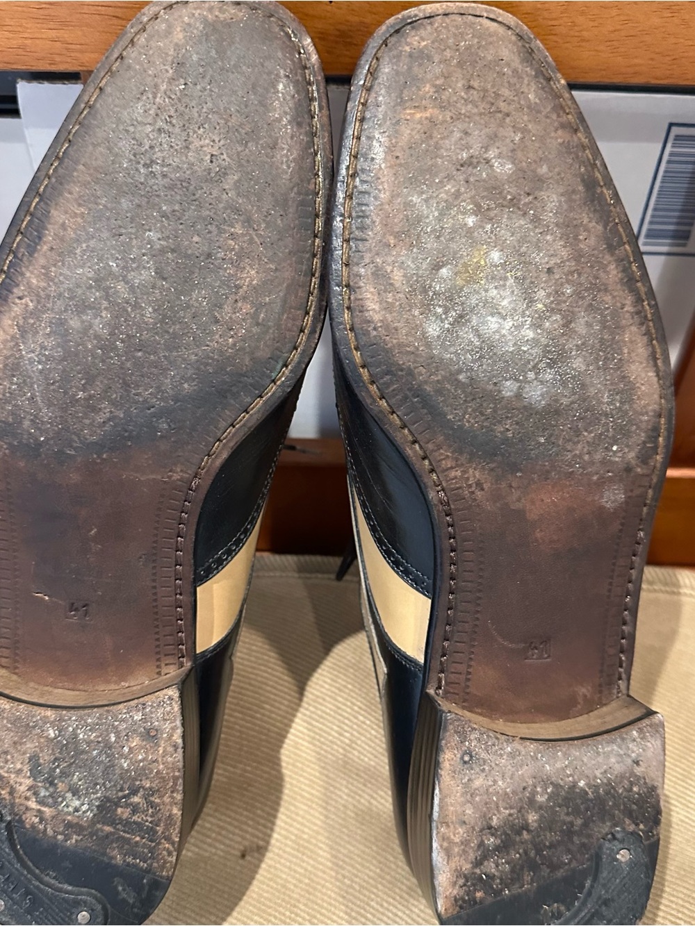 Soulier’s Men's Two-Tone Black and Cream Wingtip Derby Shoes. - Picture 6 of 14
